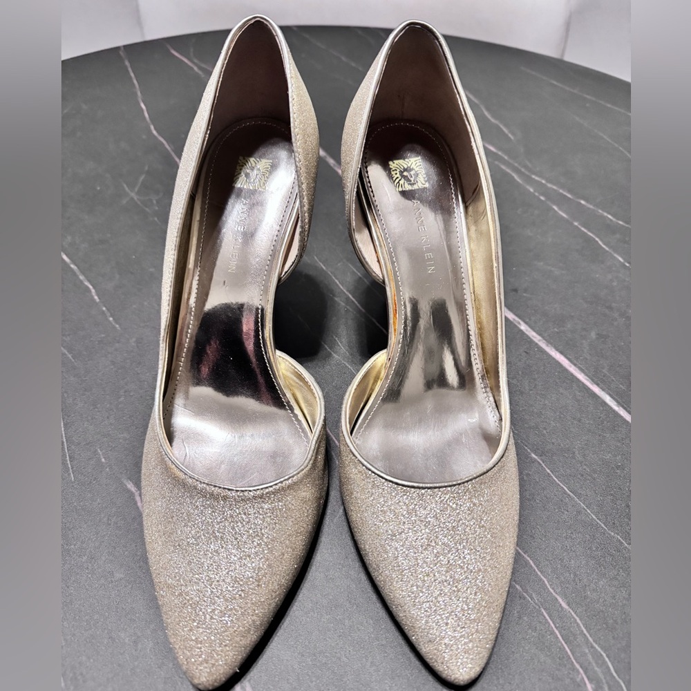 Beautiful Anne Klein classy shoe!!